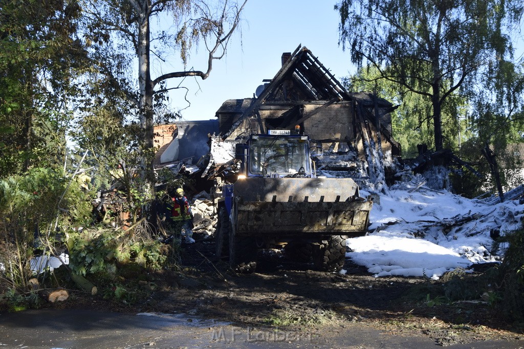 Grossfeuer Einfamilienhaus Siegburg Muehlengrabenstr P1270.JPG - Miklos Laubert